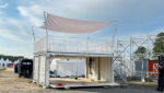 Conteneur événementiel extensible 2x20DV avec terrasse sur le toit