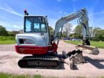Takeuchi TB230 (2018) – Mini Pelle 2,8T – 2916h – Entièrement Révisée