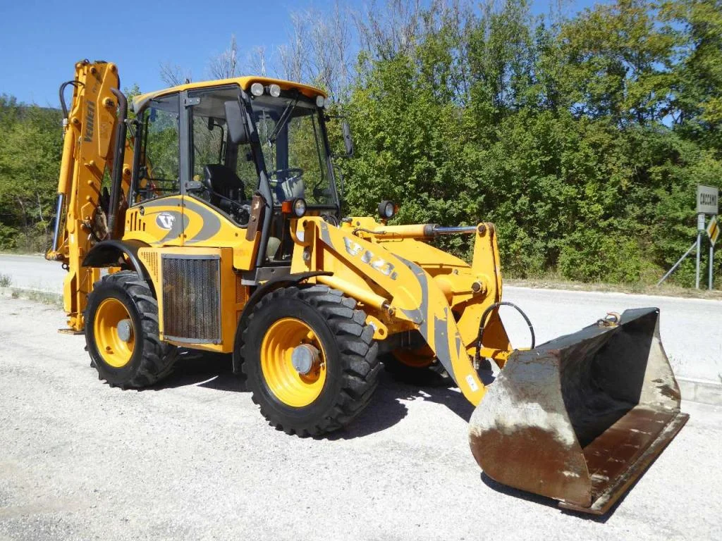 12-8-4 Tractopelle VENIERI VF 8.23 D 2008 – Image 1