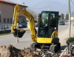 Komatsu PC26MR-3 + 3 GODETS – Mini Pelle 2,8T