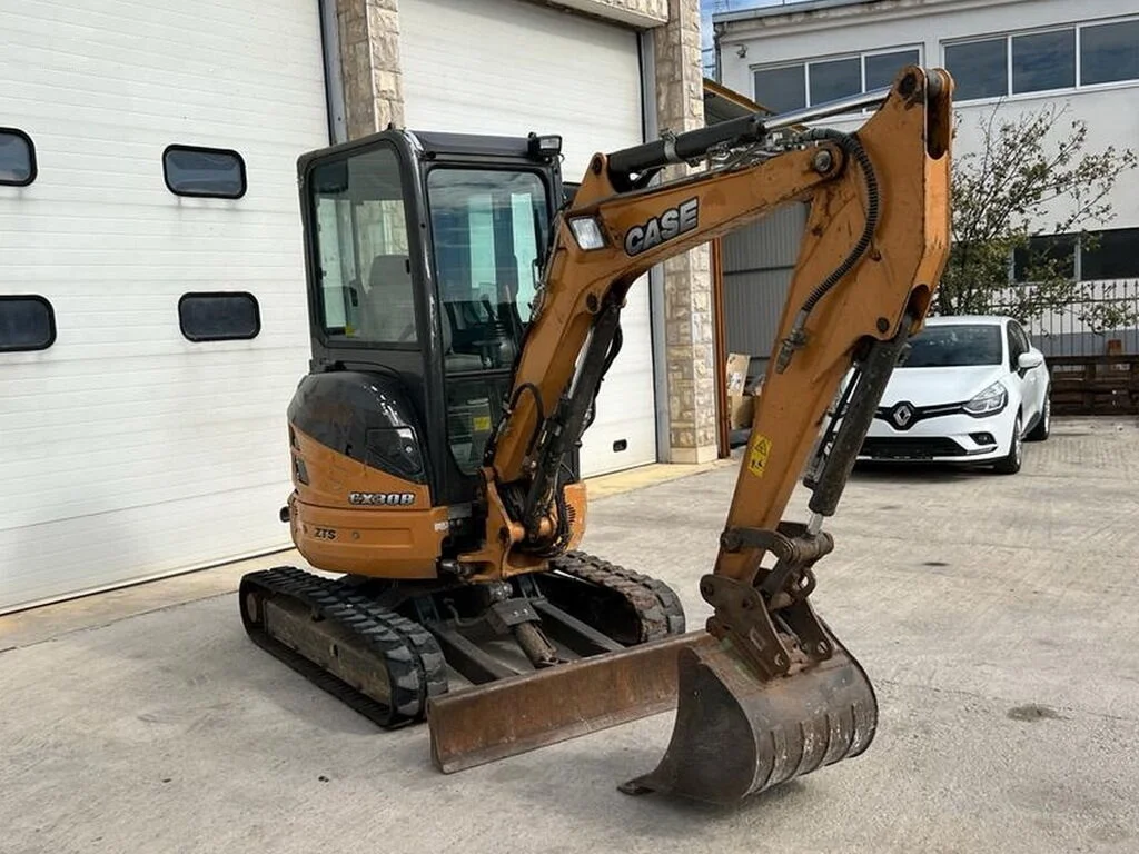 c5-4 CASE CX30B + 3 GODETS / Mini Pelle 2,84T – Image 1
